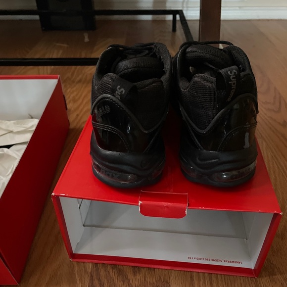 Sneakers - Picture 5 of 8